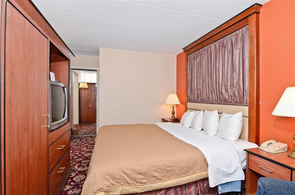 Stillwater Inn & Suites Room photo